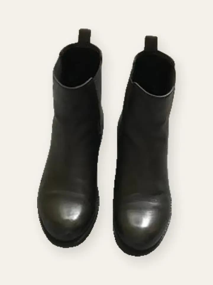 Black Chelsea Boots